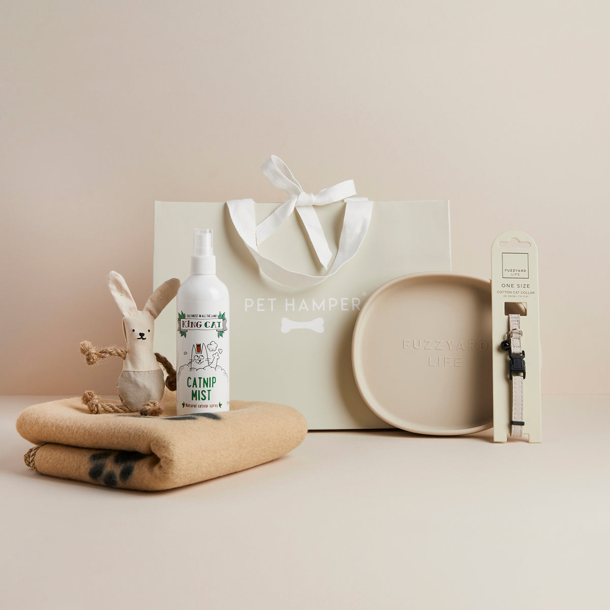 neutral-cat-pet-hamper